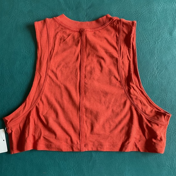 Lulullemon All Yours Cropped tank - Picture 3 of 5